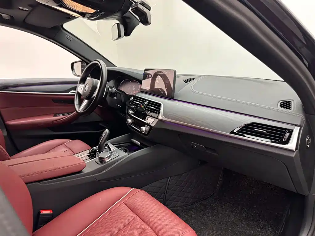 BMW 5 Series — фото 11