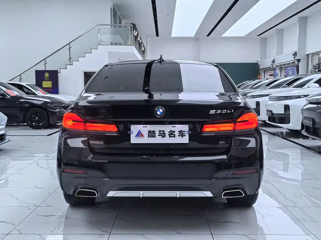 BMW 5 Series — фото 14