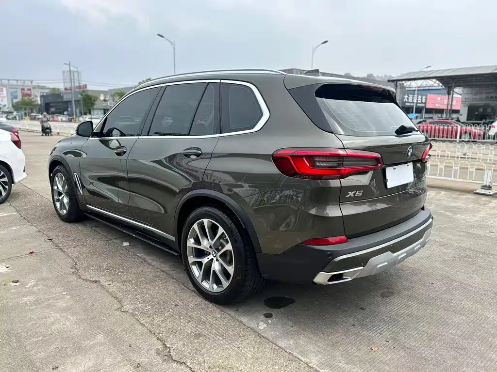 BMW X5 (Import) — фото 9