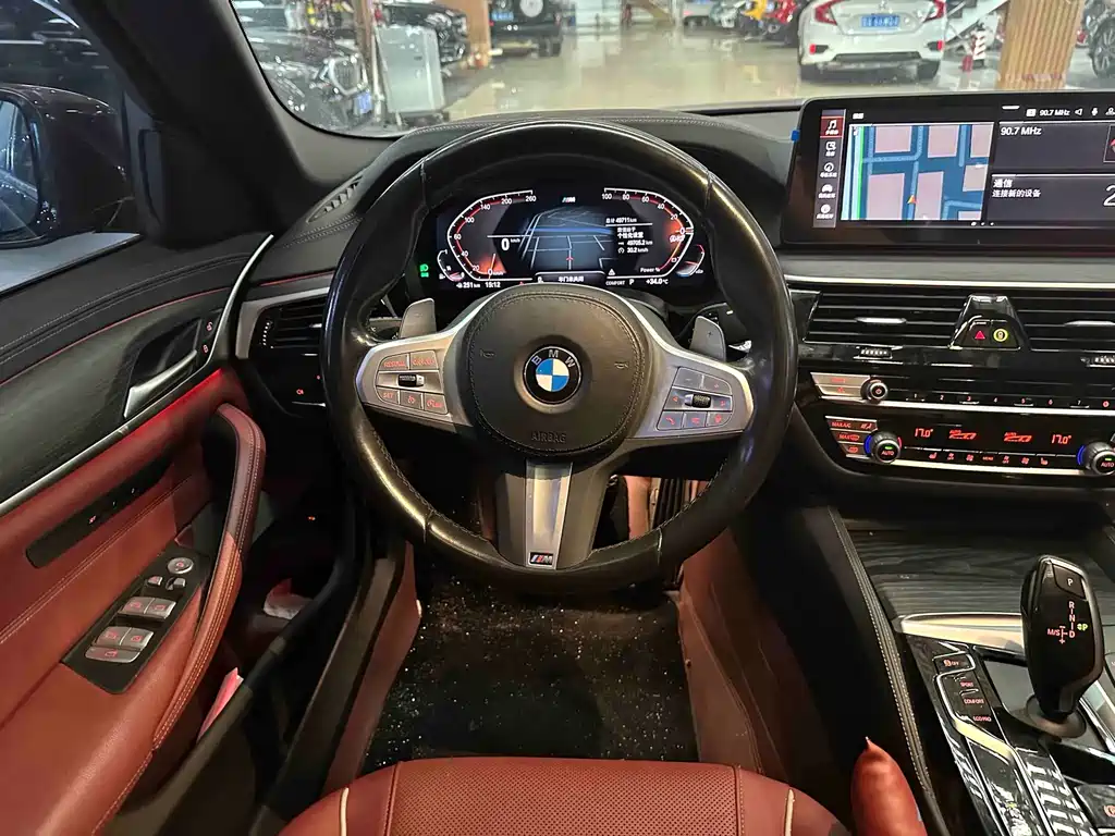 BMW 5 Series — фото 14