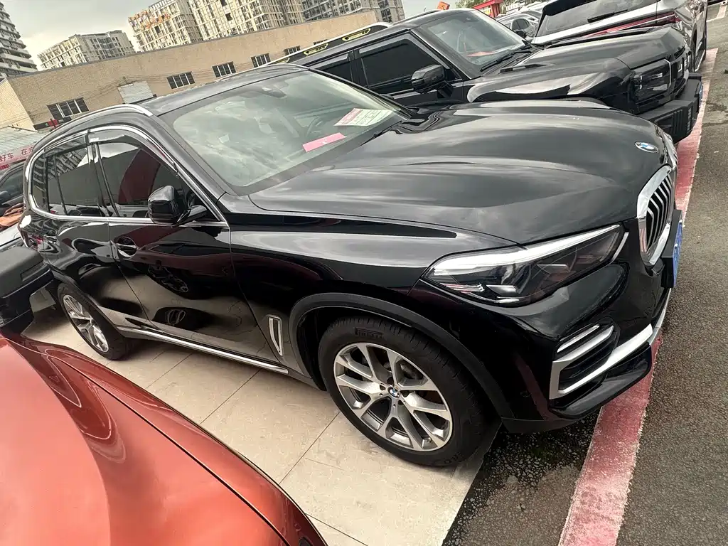BMW X5 (Import) — фото 3