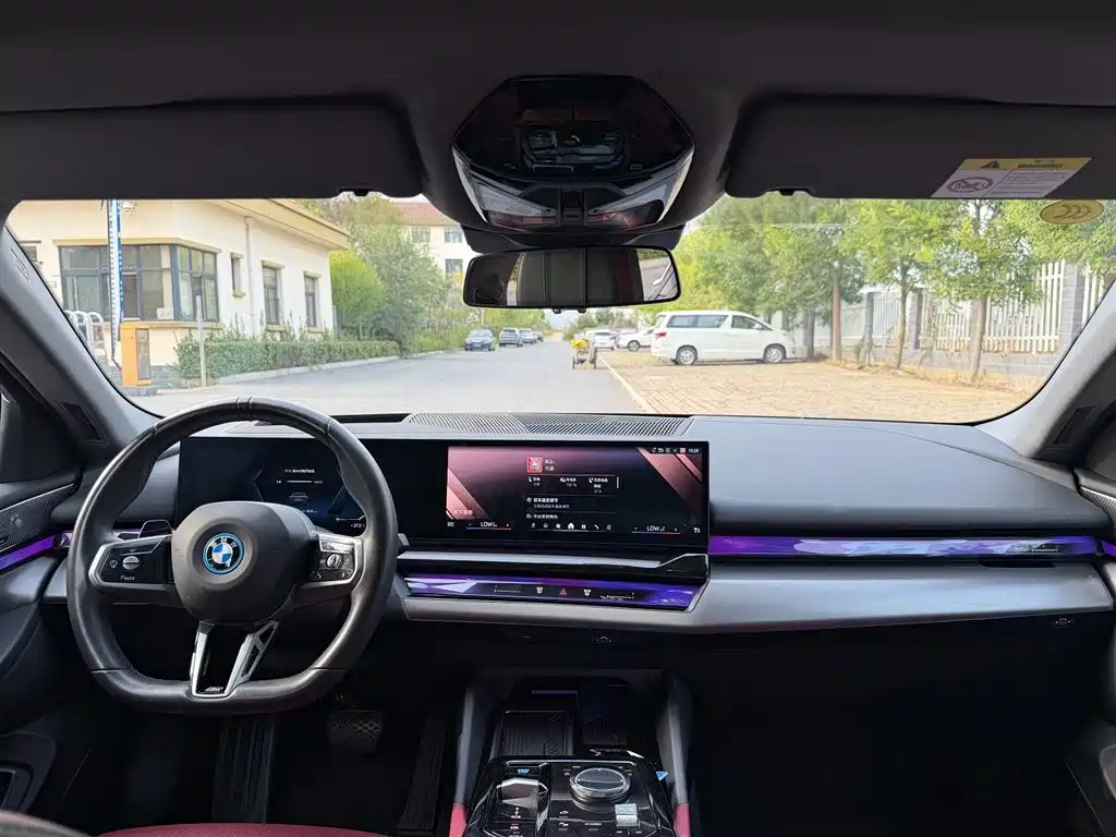 BMW i5 — фото 8