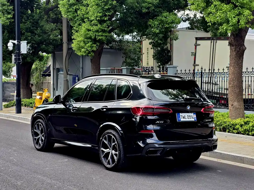 BMW X5 (Import) — фото 9