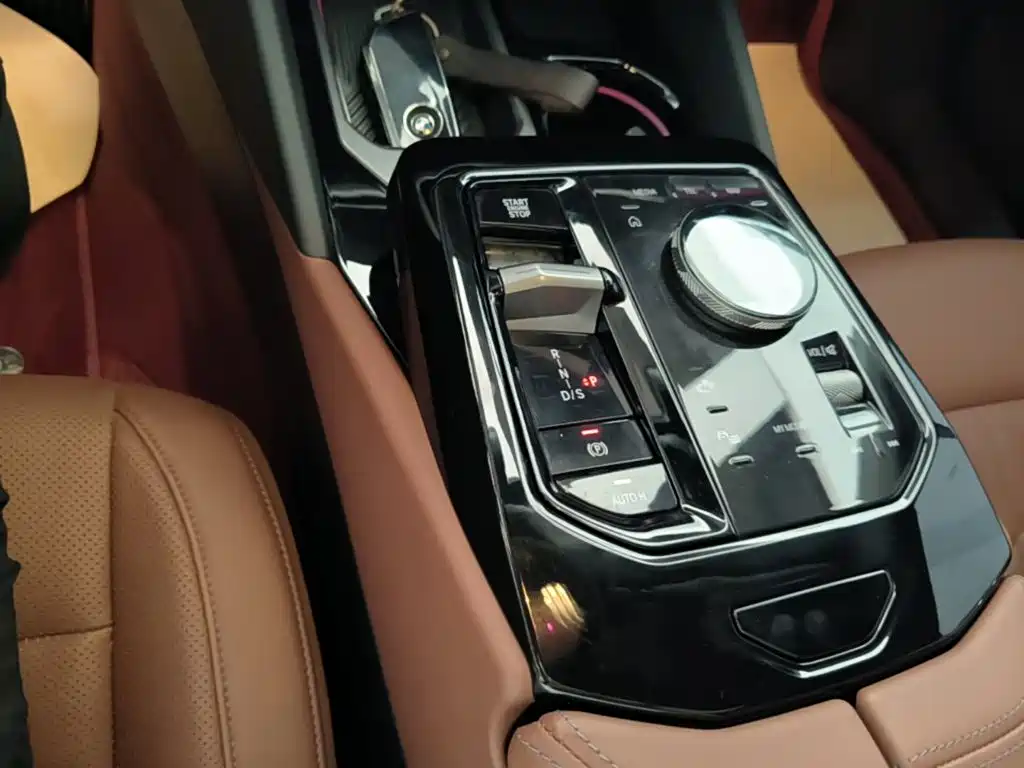 BMW 5 Series — фото 14