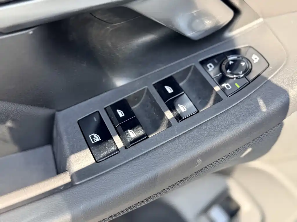 BMW 5 Series — фото 21