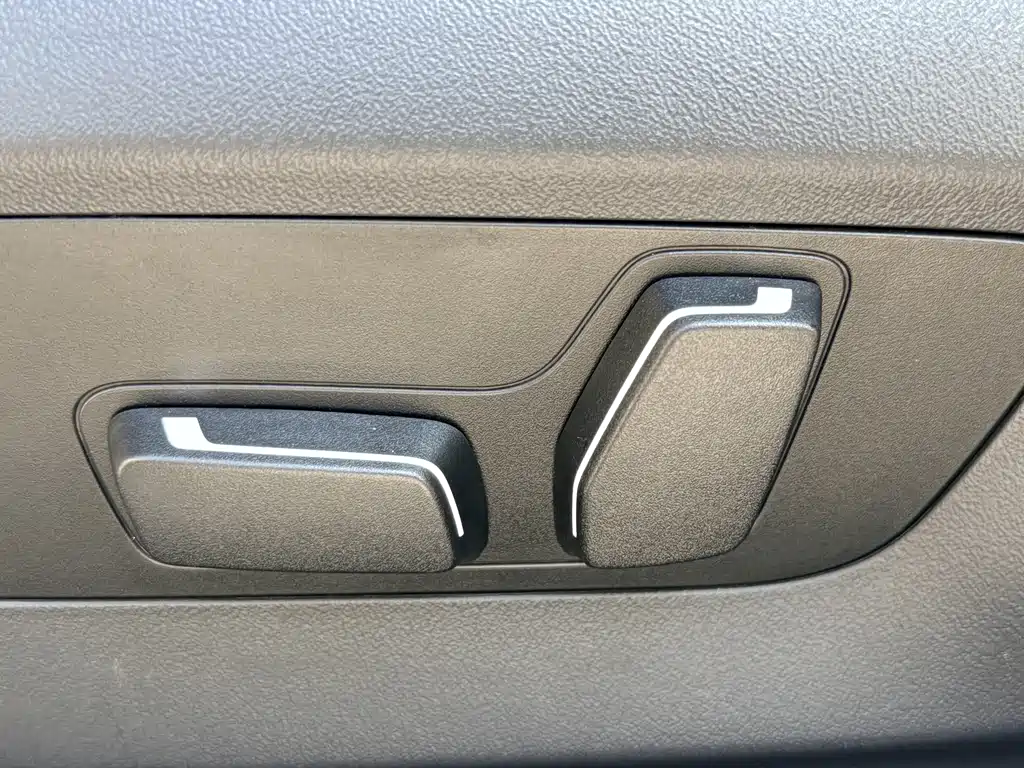 BMW 5 Series — фото 23