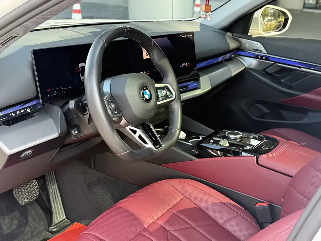 BMW 5 Series — фото 10