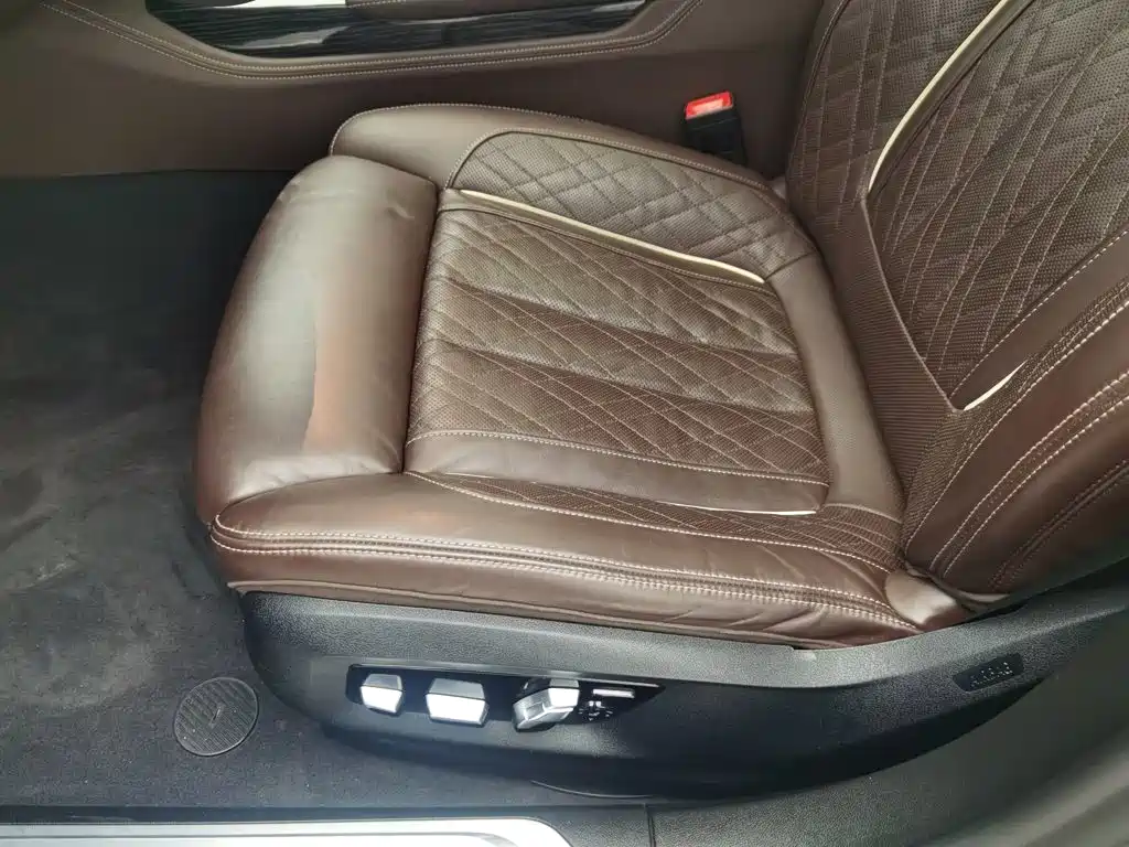 BMW 7 Series — фото 20