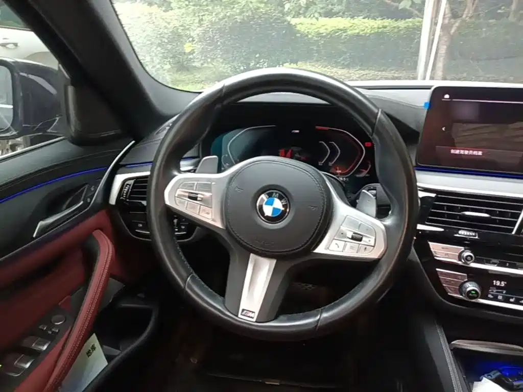 BMW 5 Series — фото 11