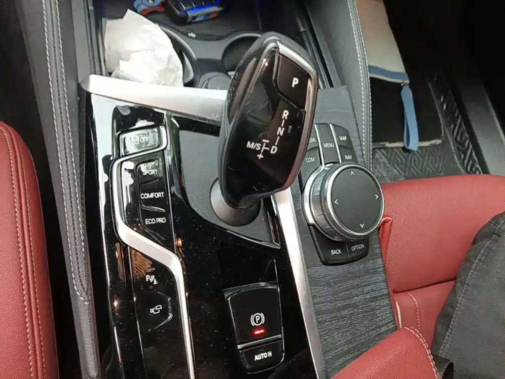 BMW 5 Series — фото 14