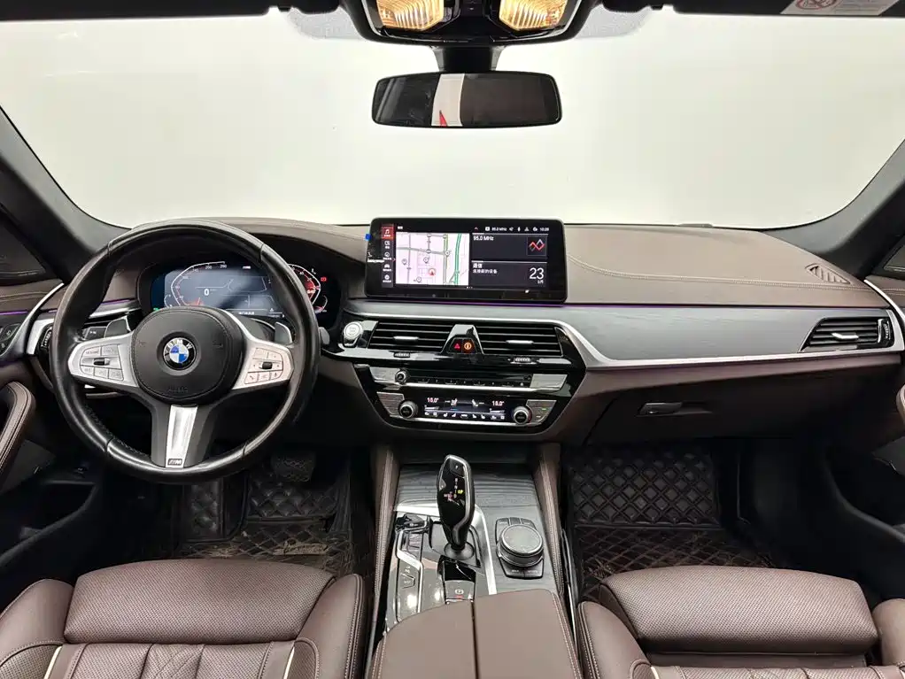 BMW 5 Series — фото 10