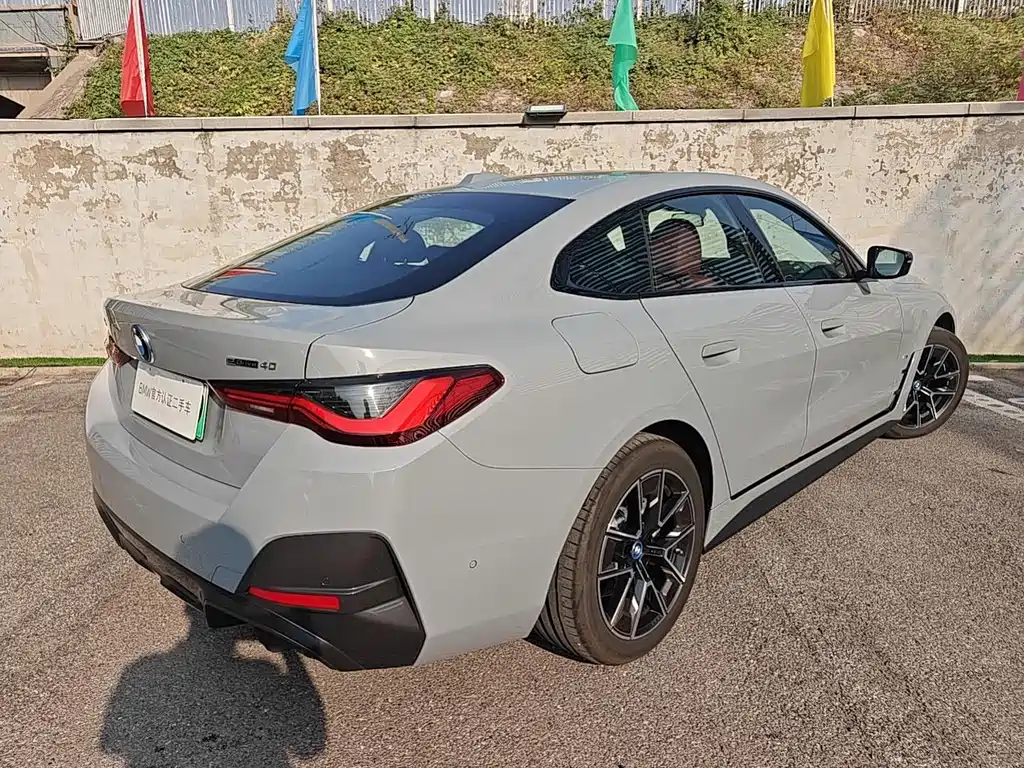 BMW i4 — фото 3