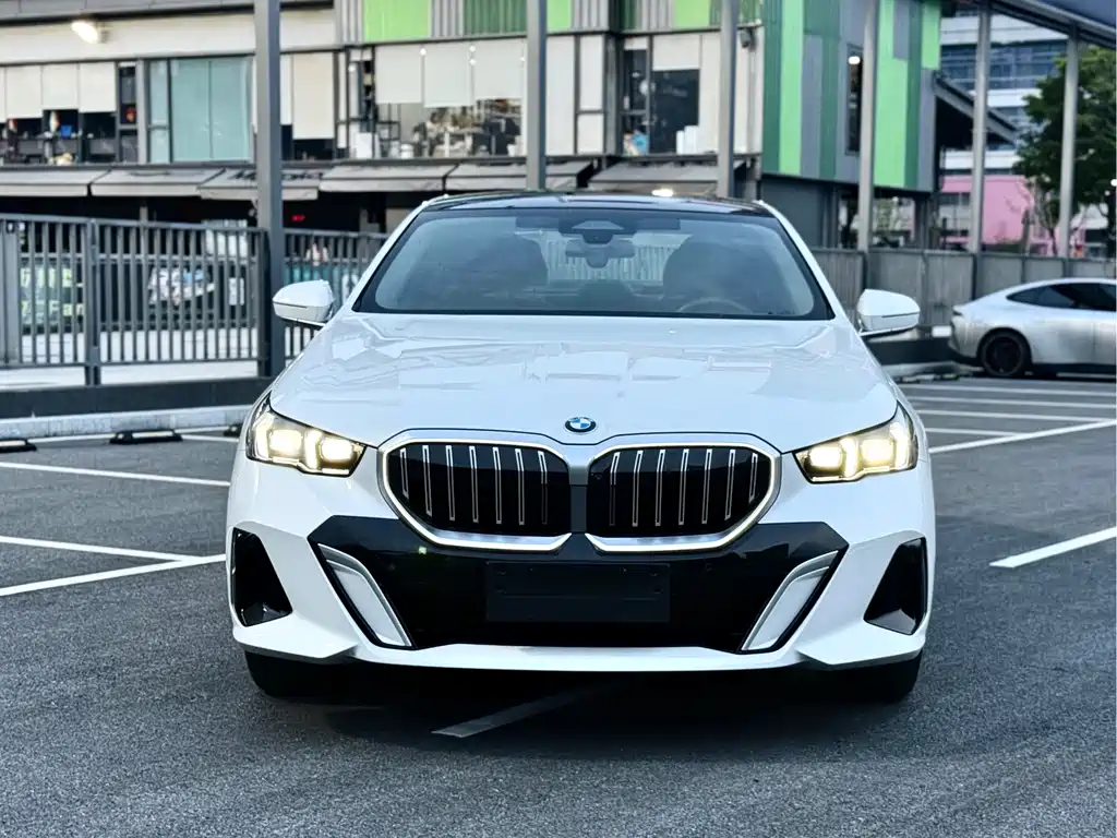 BMW 5 Series — фото 3