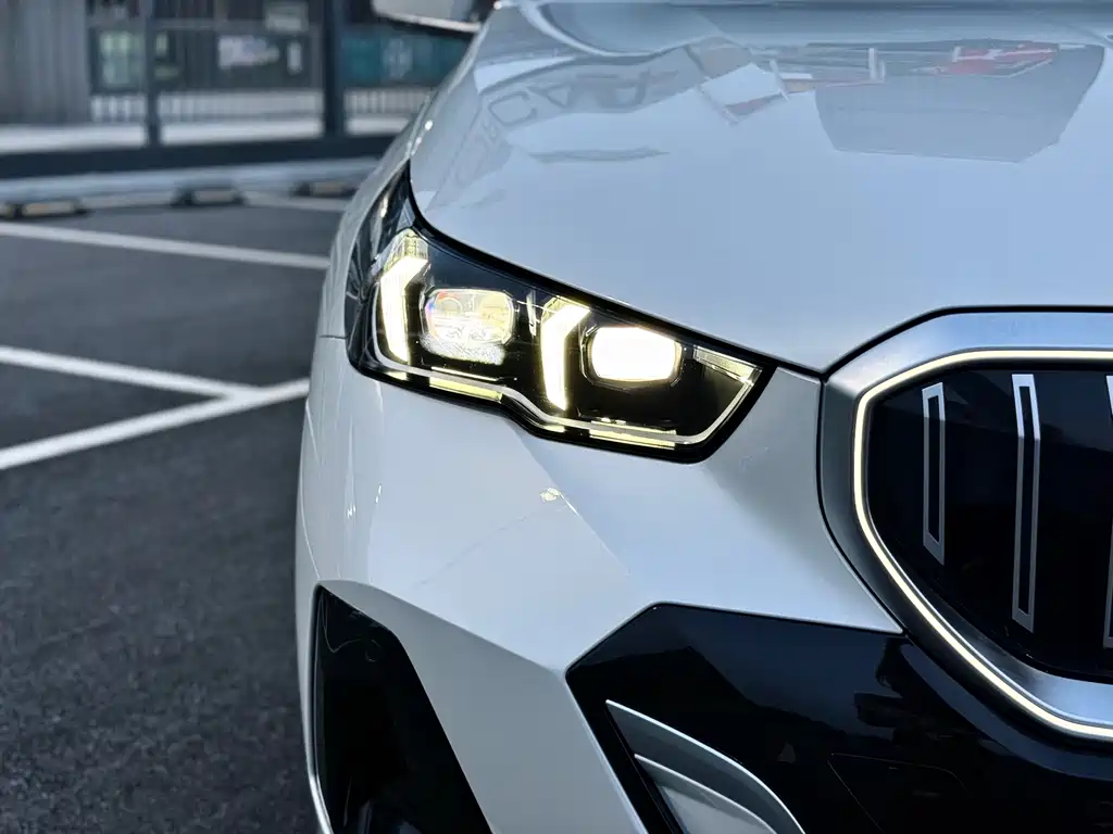 BMW 5 Series — фото 4