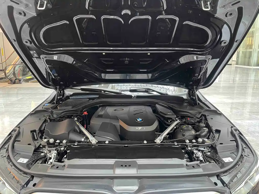 BMW 5 Series — фото 14
