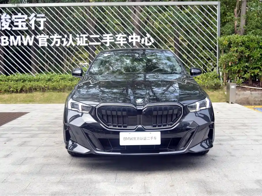BMW 5 Series — фото 2