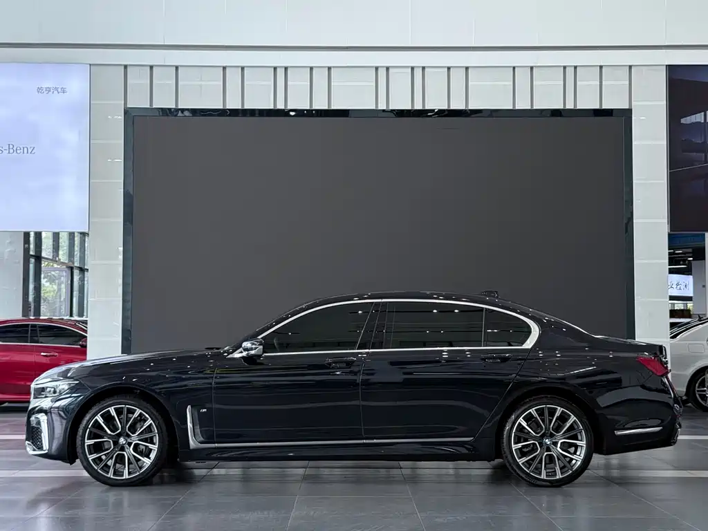 BMW 7 Series — фото 3