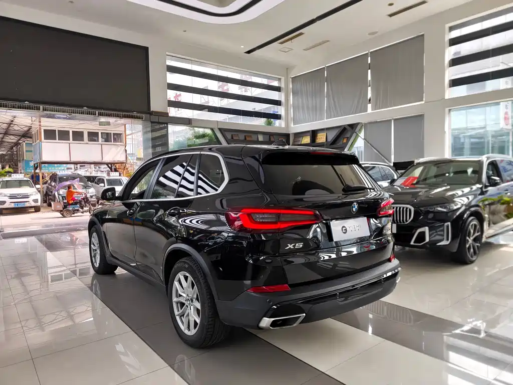 BMW X5 (Import) — фото 4