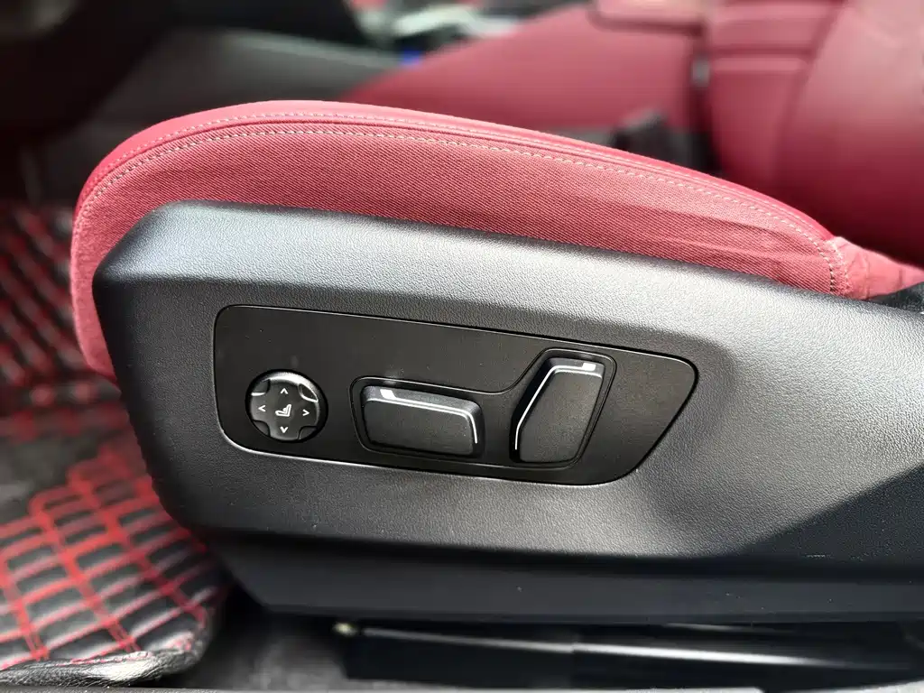 BMW 5 Series — фото 18