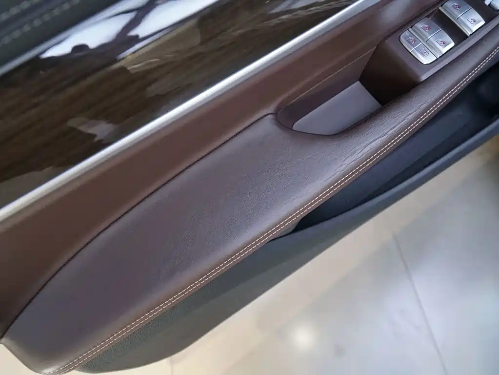 BMW 7 Series — фото 13