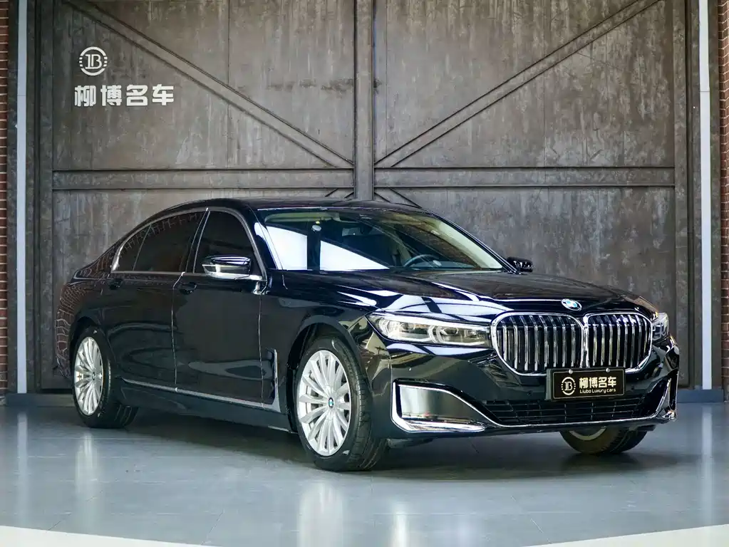 BMW 7 Series — фото 18