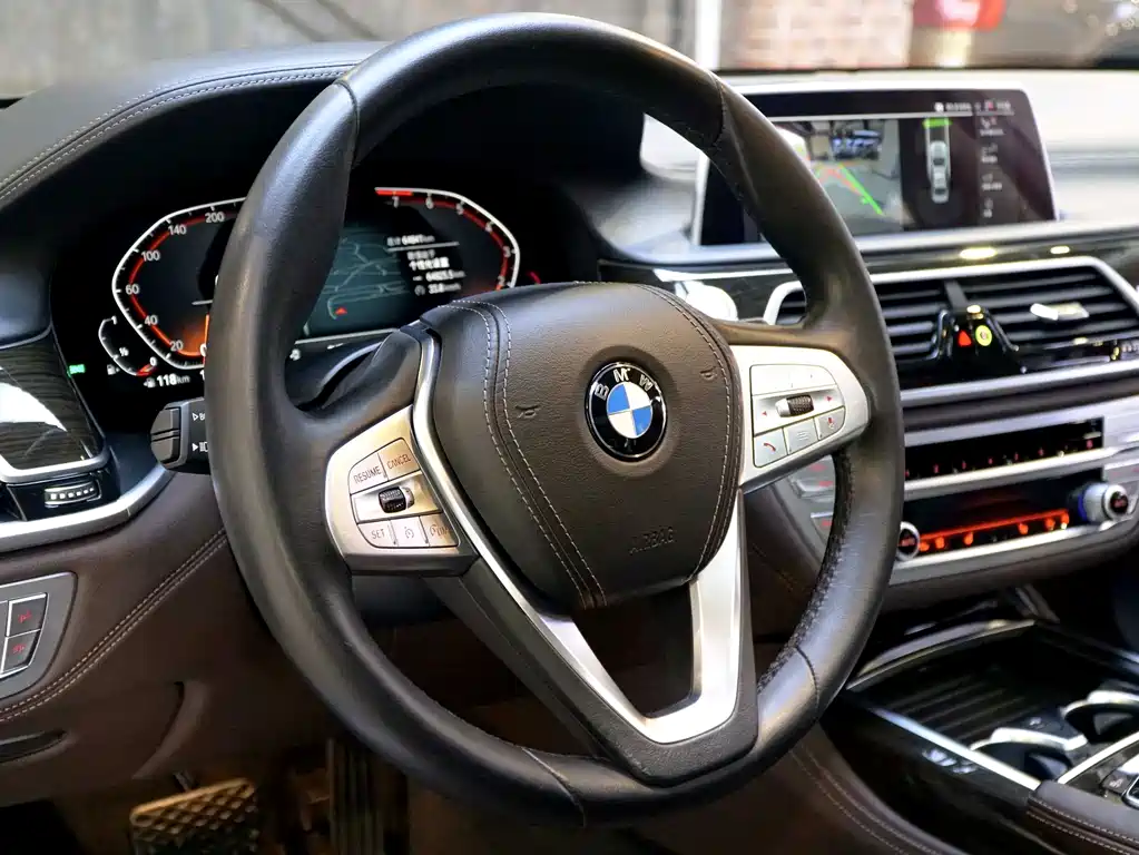 BMW 7 Series — фото 20