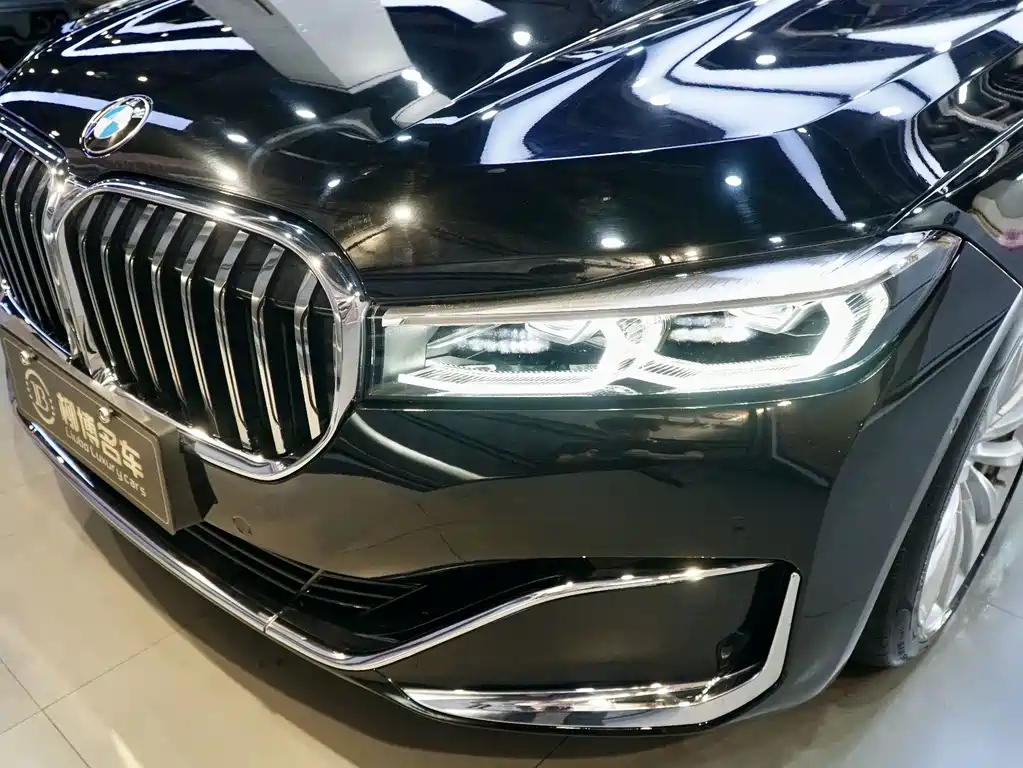 BMW 7 Series — фото 26