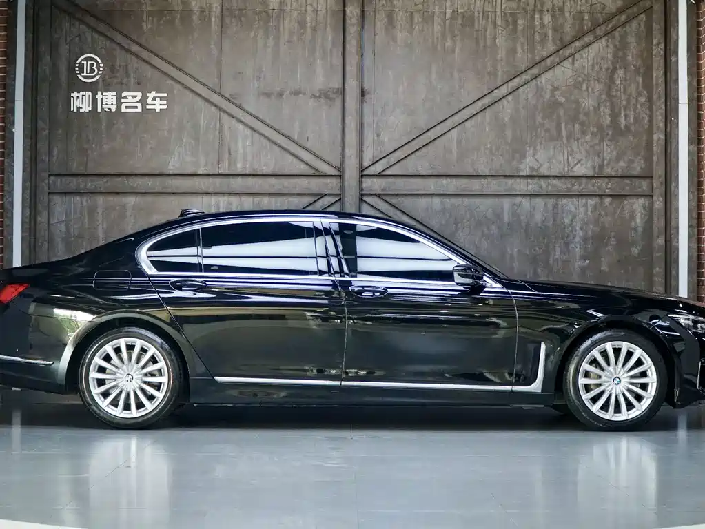 BMW 7 Series — фото 7