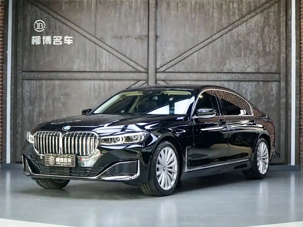 BMW 7 Series — фото 1