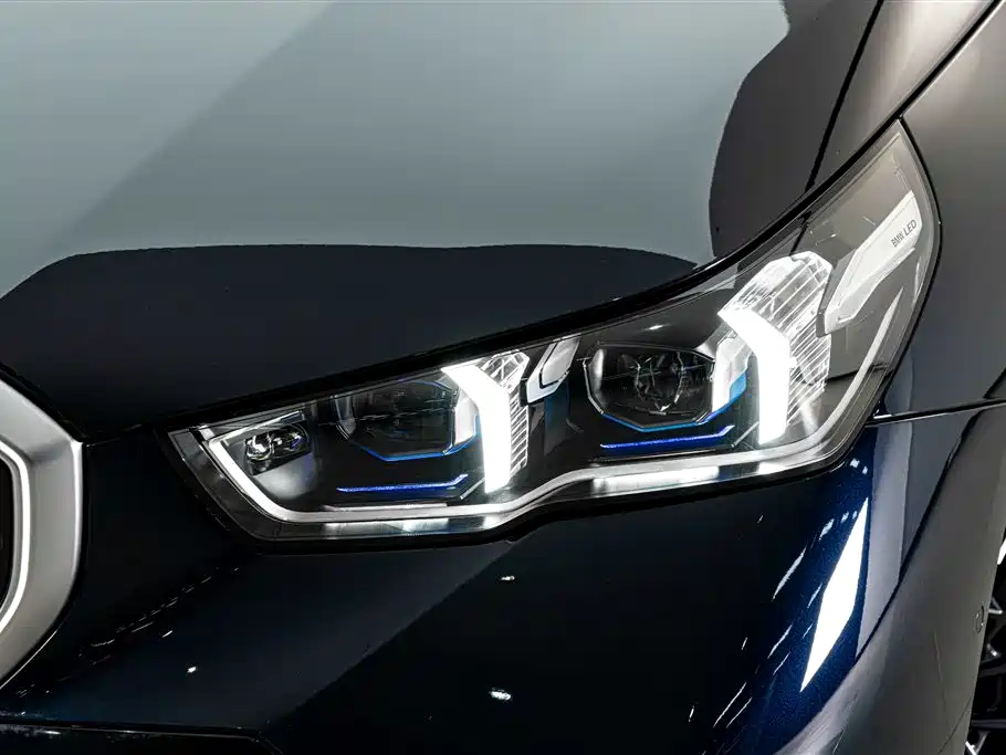 BMW 5 Series — фото 4