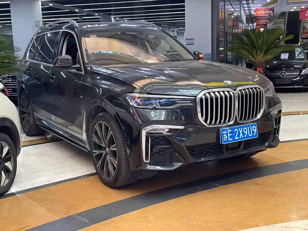 BMW X7 — фото 3