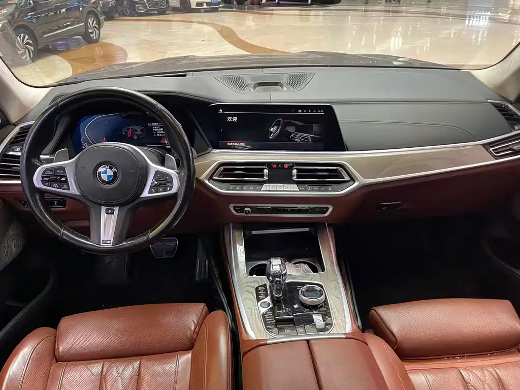 BMW X7 — фото 9
