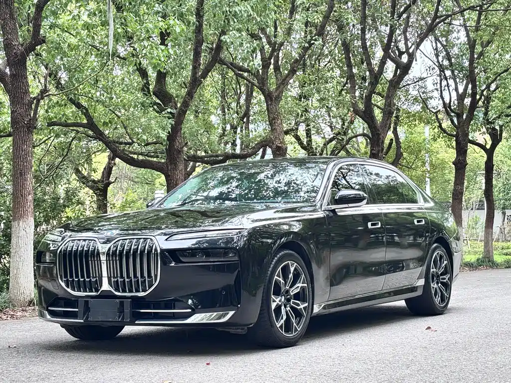BMW 7 Series — фото 2