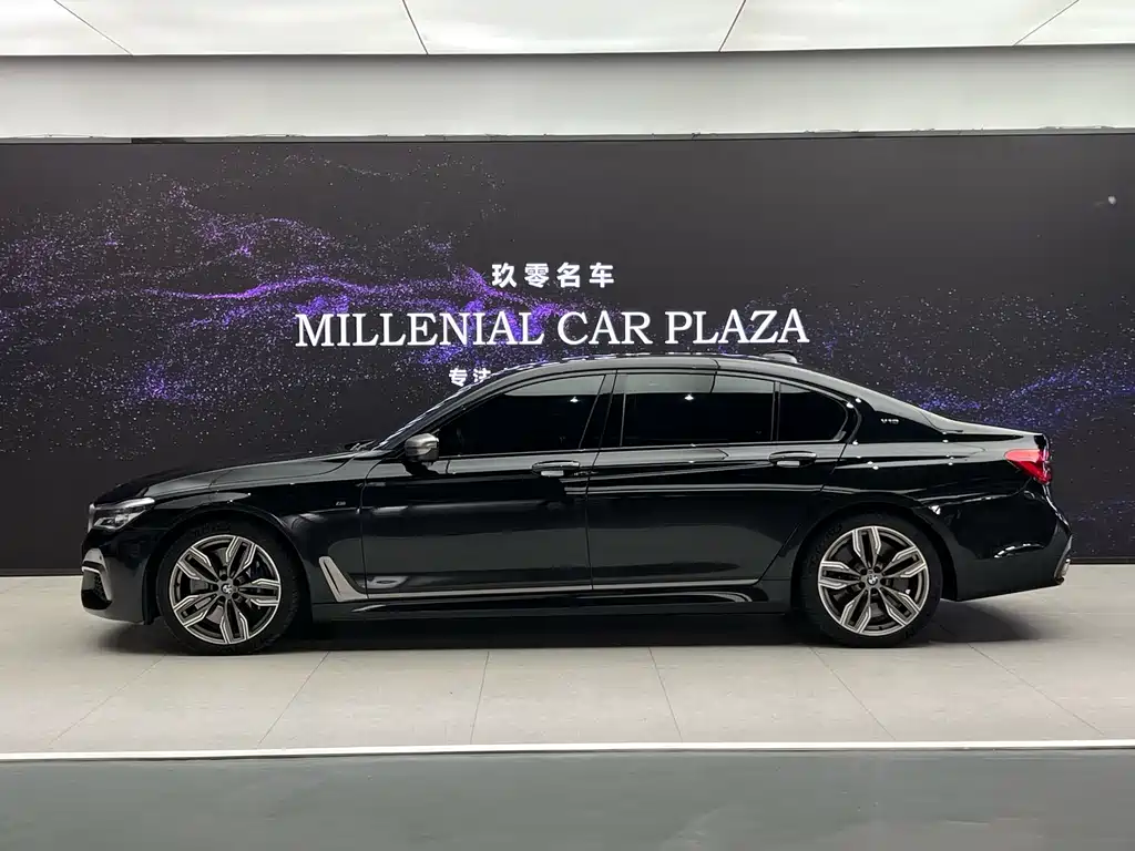 BMW 7 Series — фото 4