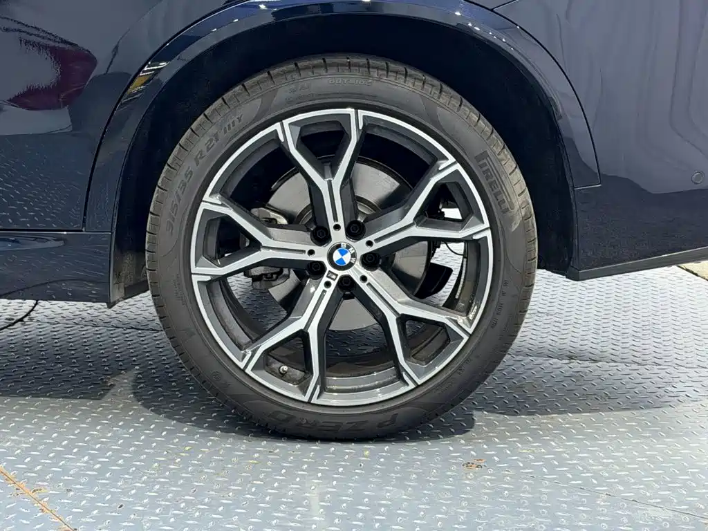 BMW X5 — фото 8