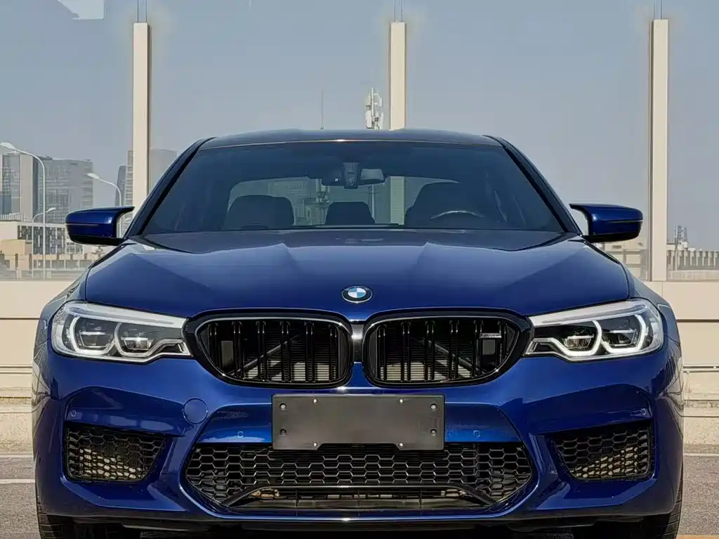 BMW M5 — фото 2