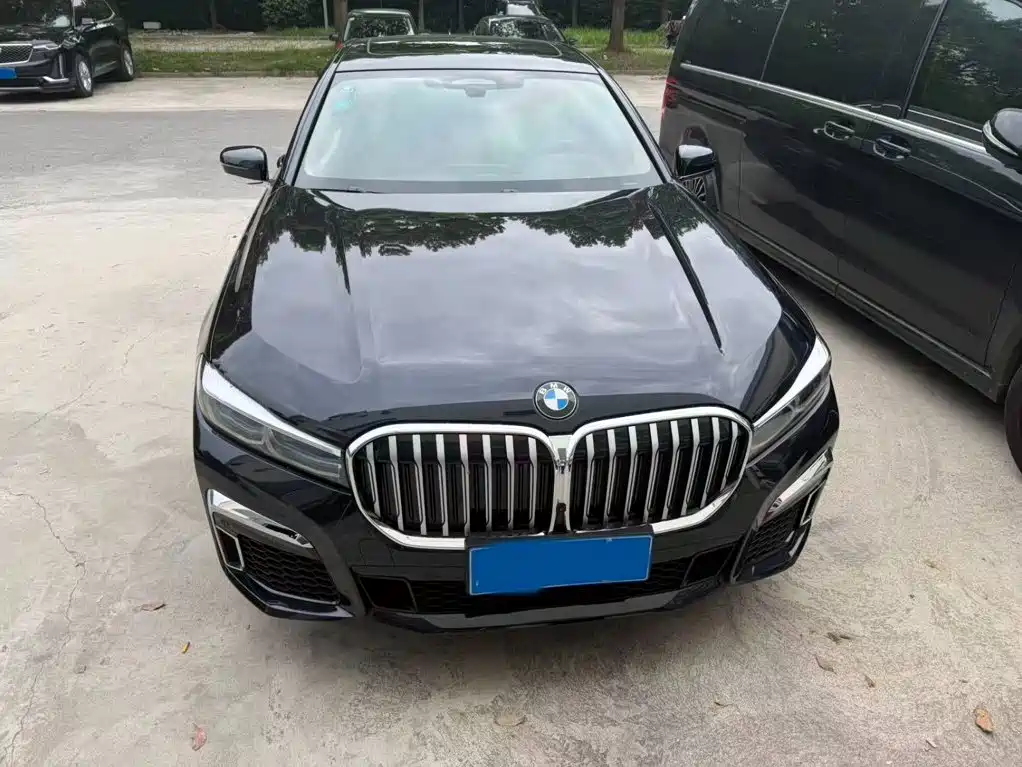 BMW 7 Series — фото 2