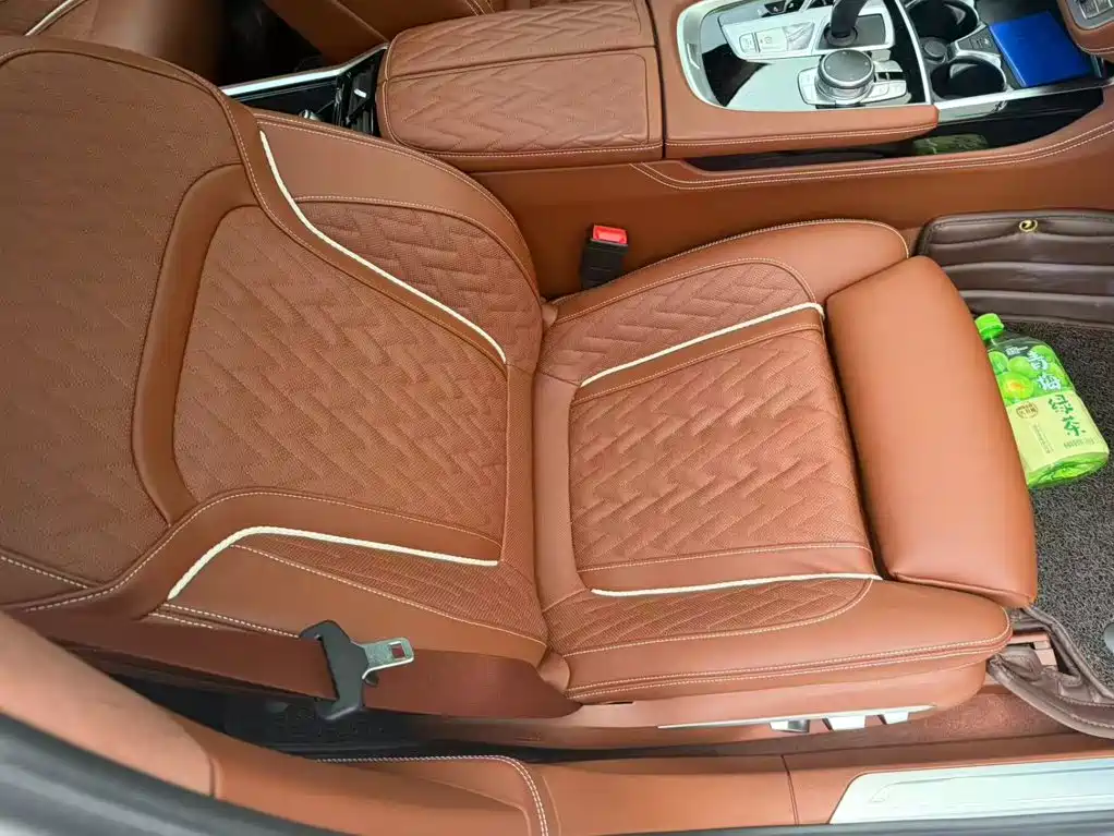 BMW 7 Series — фото 14