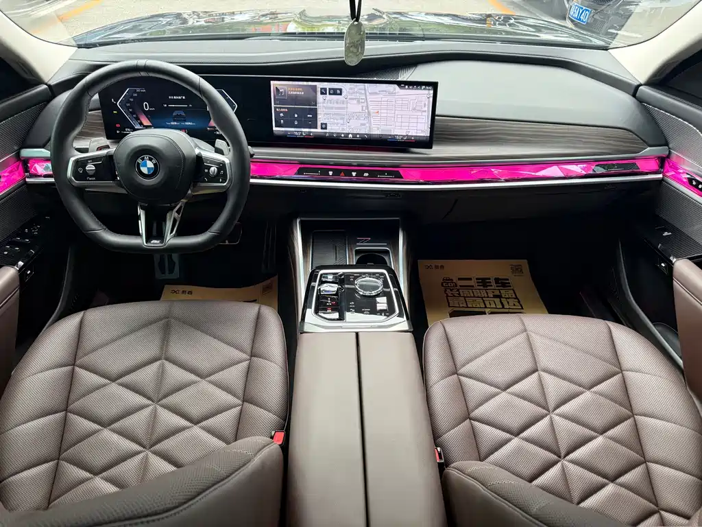 BMW 7 Series — фото 10