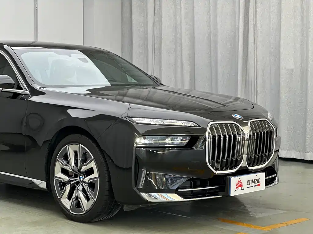BMW 7 Series — фото 5