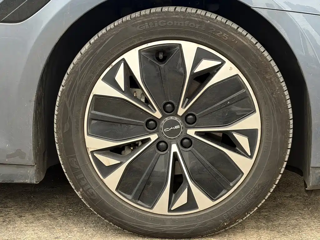 BYD Seal — фото 11