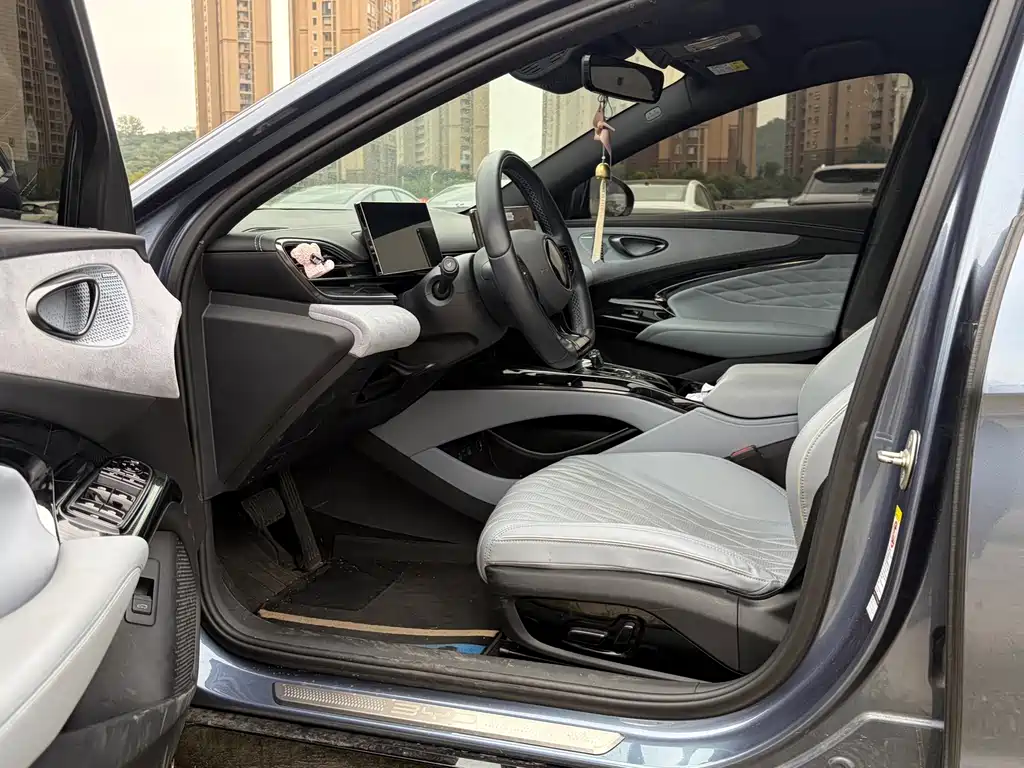BYD Seal — фото 14