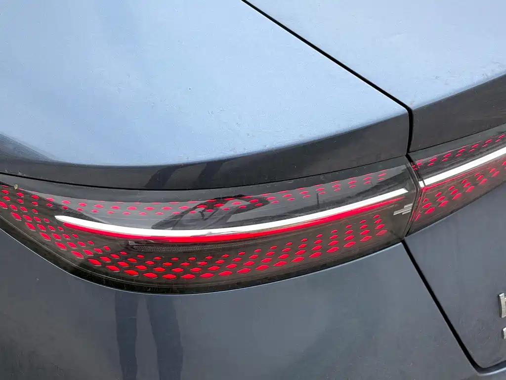 BYD Seal — фото 10