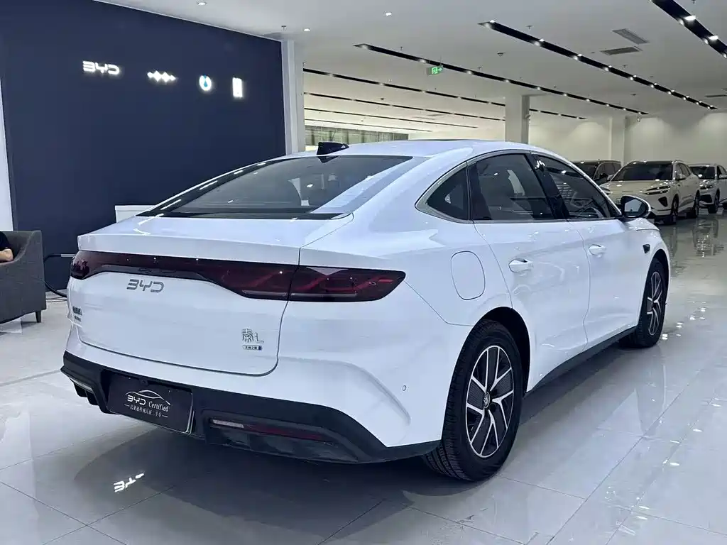 BYD Qin L — фото 12