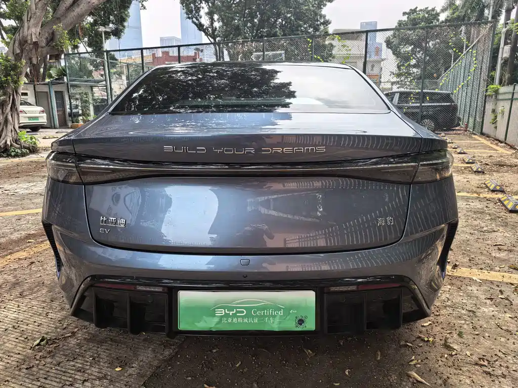 BYD Seal — фото 13