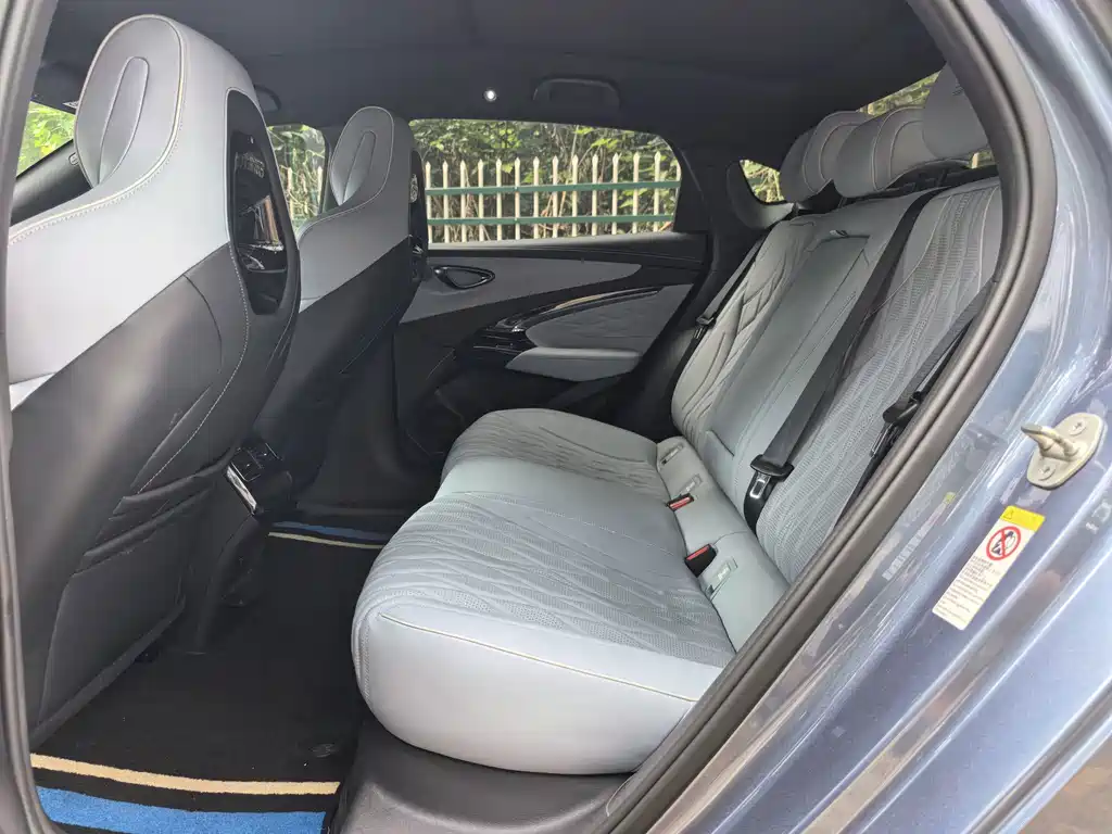 BYD Seal — фото 9