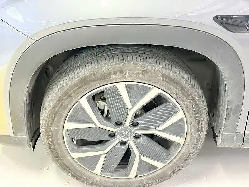 BYD L DM-i — фото 2