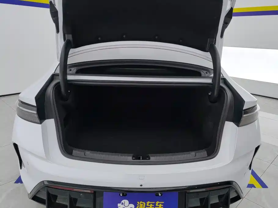 BYD Seal — фото 4