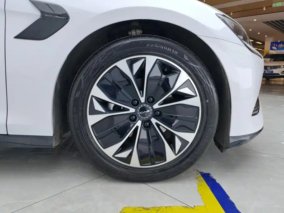 BYD Seal — фото 6