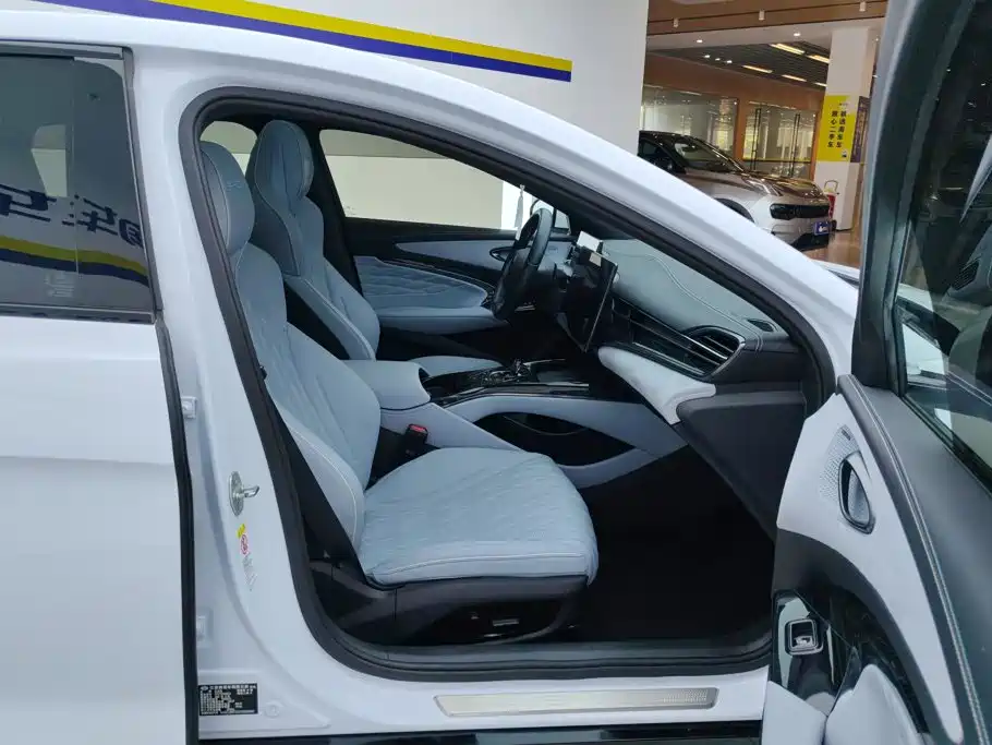 BYD Seal — фото 8